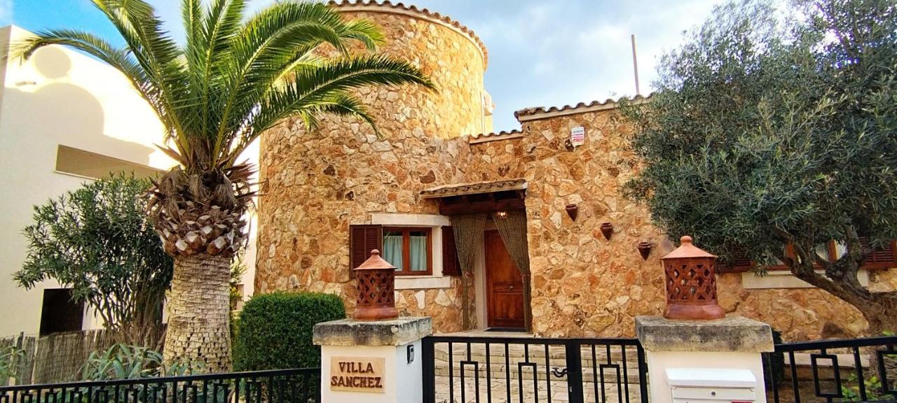 Villa Sanchez In Strandnahe Mit Pool, Jacuzzi, Klima, Wifi, Gas Bbq Santanyi Bagian luar foto