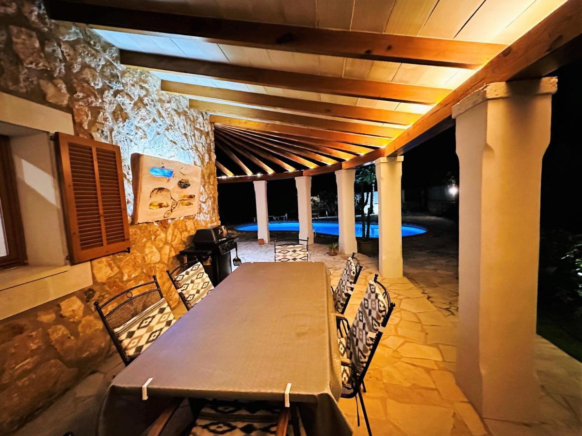 Villa Sanchez In Strandnahe Mit Pool, Jacuzzi, Klima, Wifi, Gas Bbq Santanyi Bagian luar foto