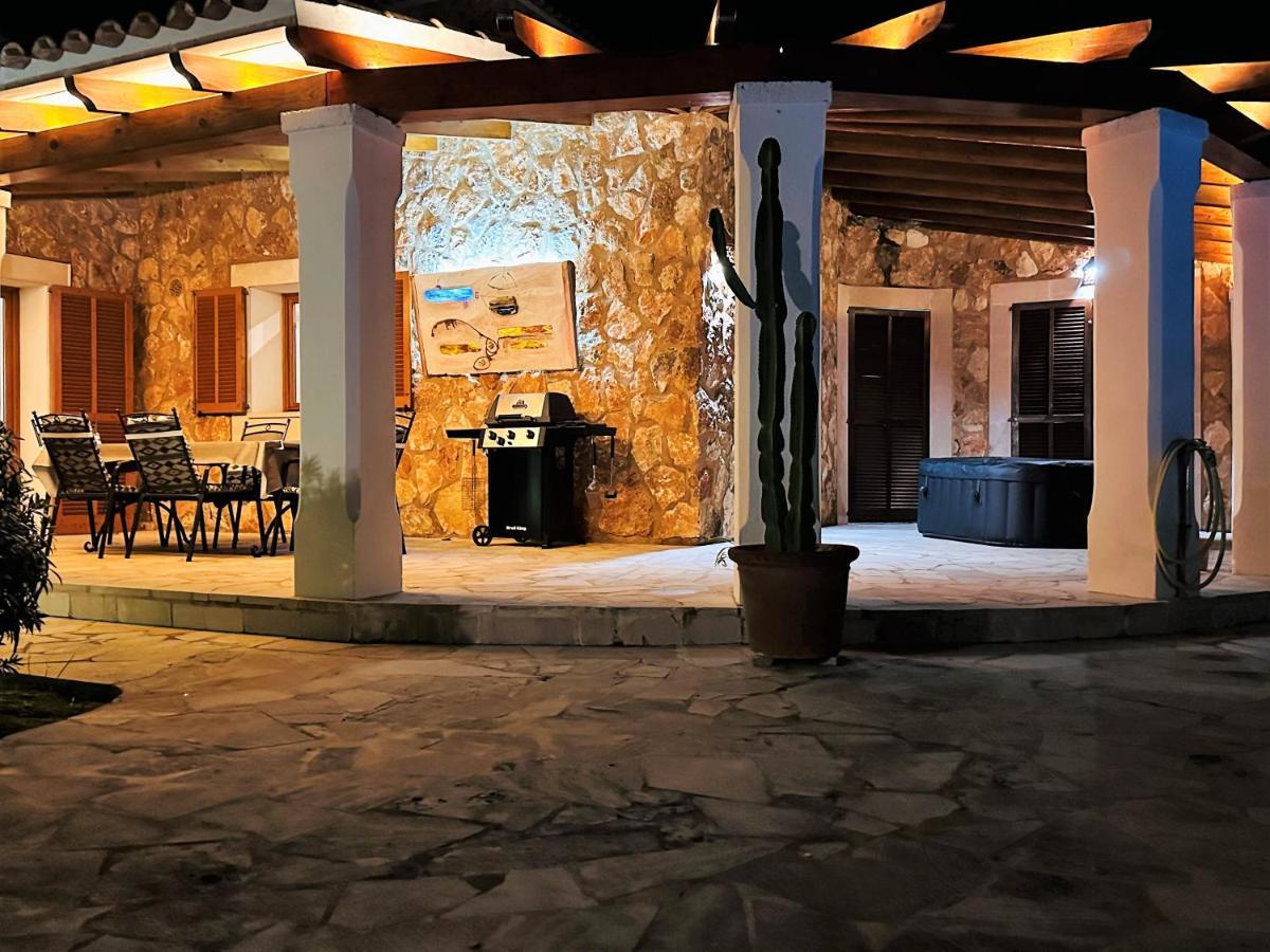 Villa Sanchez In Strandnahe Mit Pool, Jacuzzi, Klima, Wifi, Gas Bbq Santanyi Bagian luar foto