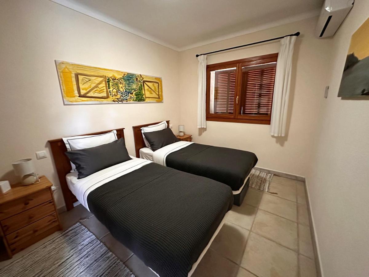 Villa Sanchez In Strandnahe Mit Pool, Jacuzzi, Klima, Wifi, Gas Bbq Santanyi Bagian luar foto
